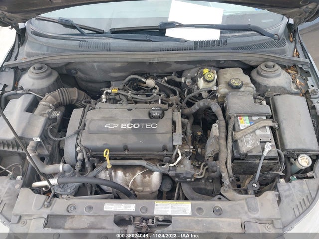 Chevrolet Cruze Ls Auto 2015 1G1PA5SG2F7179153 Image 10