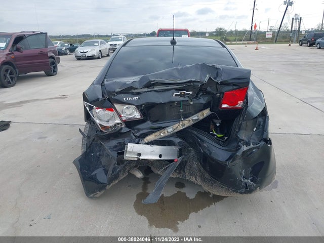 Chevrolet Cruze Ls Auto 2015 1G1PA5SG2F7179153 Image 16