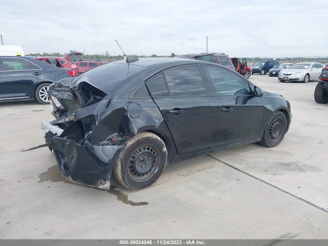 Chevrolet Cruze Ls Auto 2015 1G1PA5SG2F7179153 Image 4