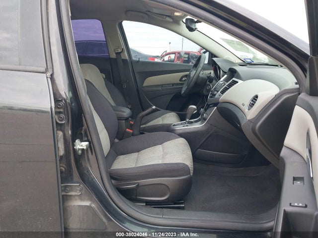 Chevrolet Cruze Ls Auto 2015 1G1PA5SG2F7179153 Image 5