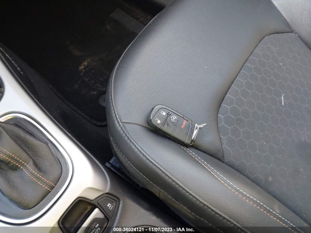 2018 JEEP COMPASS LATITUDE 4X4 VIN: 3C4NJDBB9JT113507