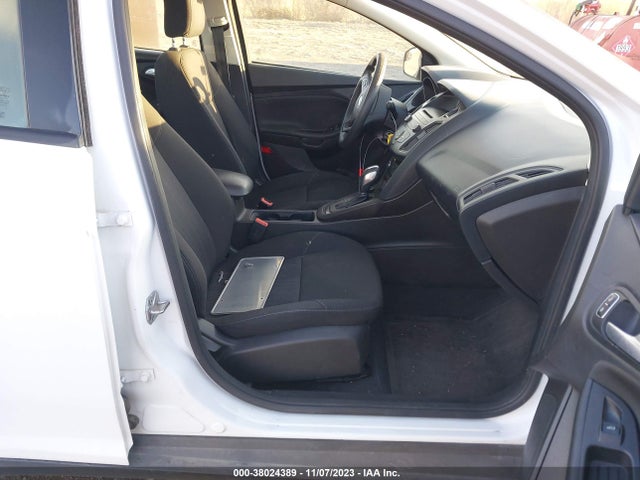 2015 FORD FOCUS SE VIN: 1FADP3F2XFL325579