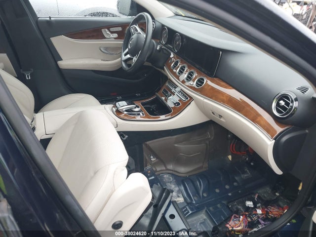 WDDZF4KBXKA527056 Mercedes-Benz E 300 4matic