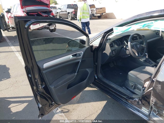 WVWKP7AU7GW900531 Volkswagen E-golf Se