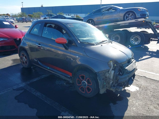 2015 FIAT 500E 3C3CFFGE8FT534248 Photo 0
