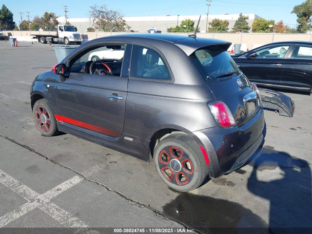 2015 FIAT 500E 3C3CFFGE8FT534248 Photo 2