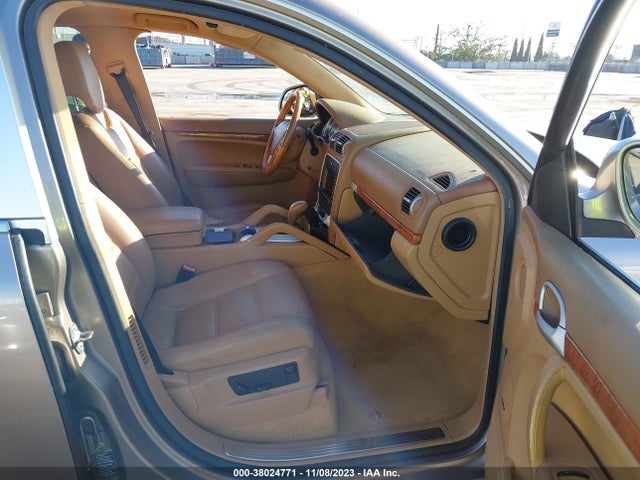 2005 PORSCHE CAYENNE WP1AB29P65LA61657 Photo 4