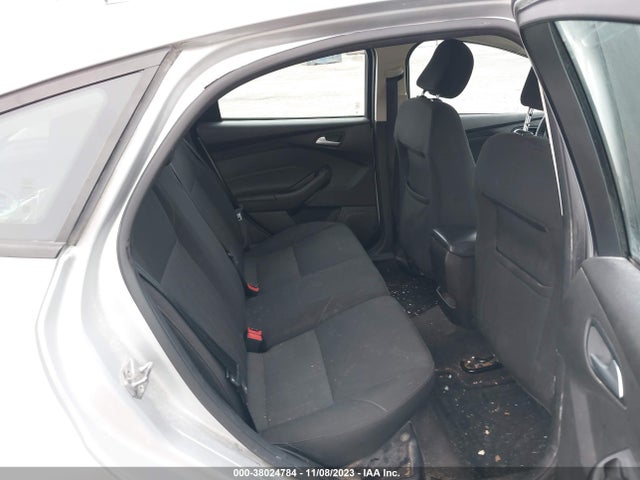 2015 FORD FOCUS SE VIN: 1FADP3K28FL355377