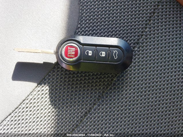 2016 FIAT 500L ZFBCFADHXGZ037843 Photo 10