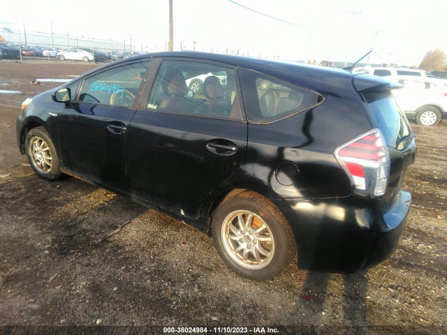 Toyota Prius V Two/five/three/four 2015 JTDZN3EU8FJ039914 Image 3