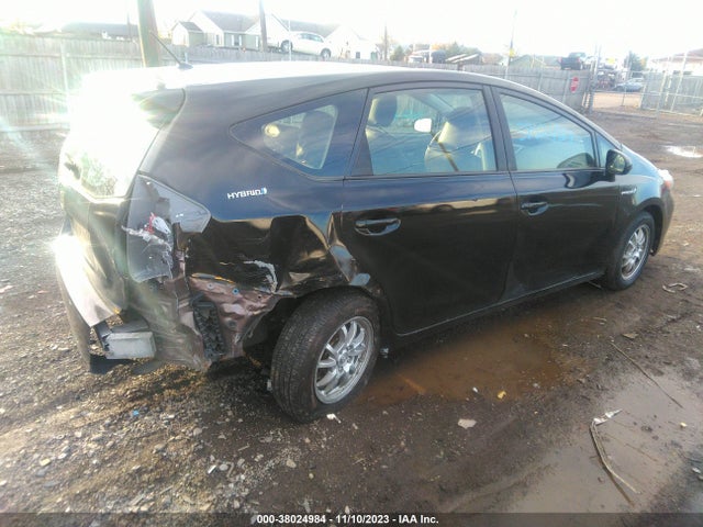 Toyota Prius V Two/five/three/four 2015 JTDZN3EU8FJ039914 Image 4