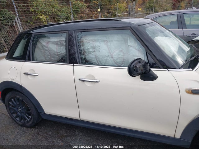 2015 MINI HARDTOP COOPER VIN: WMWXS5C52FT831677