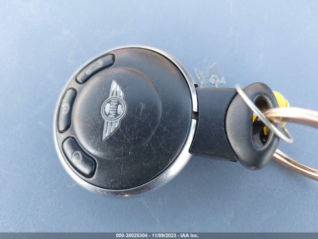 2007 MINI COOPER S WMWMF73567TL85764 Photo 10
