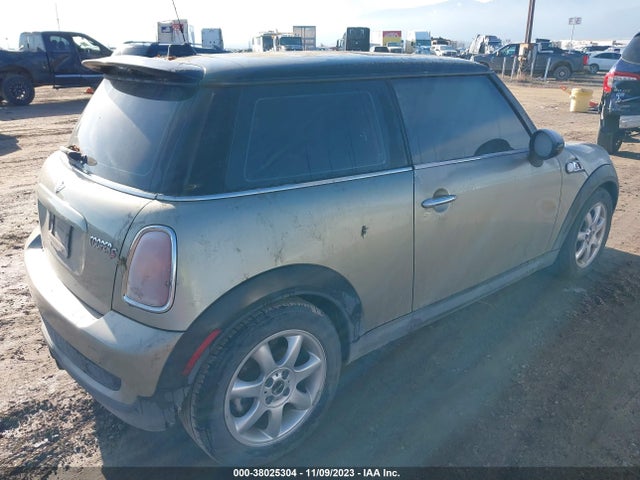 2007 MINI COOPER S WMWMF73567TL85764 Photo 3