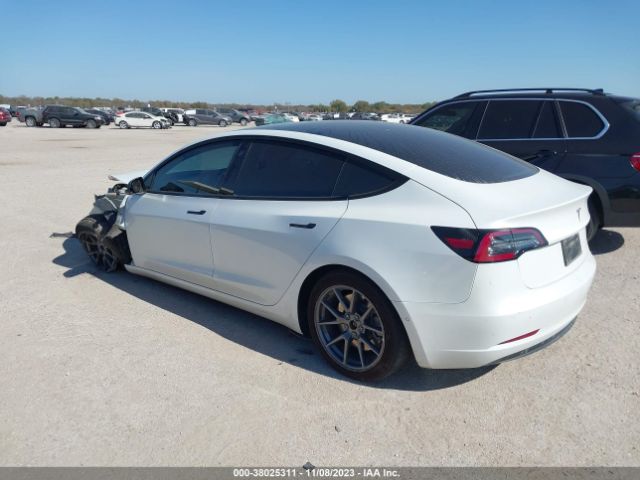 2022 TESLA MODEL 3 5YJ3E1EAXNF122718 Photo 2
