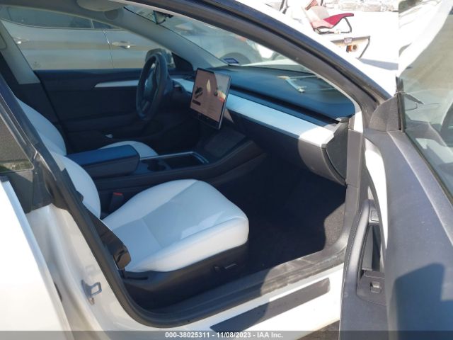 2022 TESLA MODEL 3 5YJ3E1EAXNF122718 Photo 4