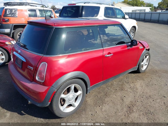2006 MINI COOPER WMWRC33576TJ76216 Photo 3