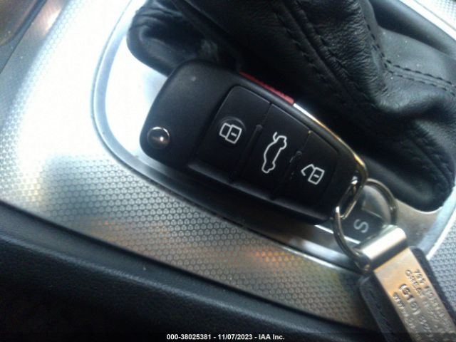 WA1JCCFS6HR011284 Audi Q3 2.0t Premium