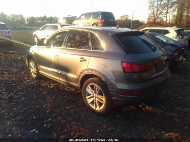 WA1JCCFS6HR011284 Audi Q3 2.0t Premium