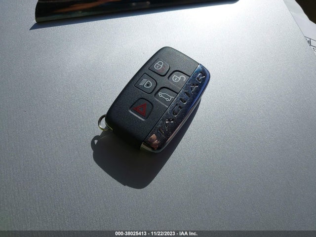 2020 JAGUAR F-PACE SADCJ2FX7LA648335 Photo 10