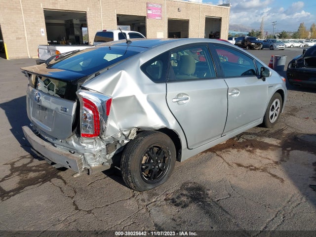 Toyota Prius 2015 JTDKN3DU5F0405692 Image 16