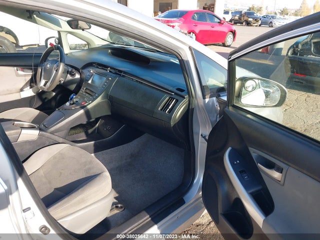 Toyota Prius 2015 JTDKN3DU5F0405692 Image 17