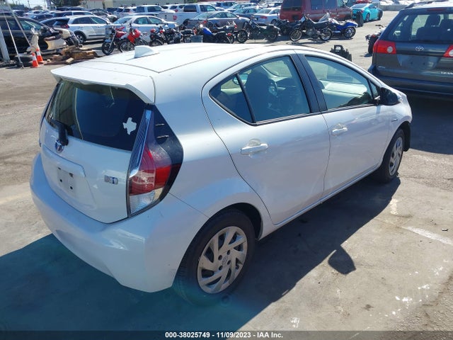 Toyota Prius C One 2015 JTDKDTB36F1576541 Image 4