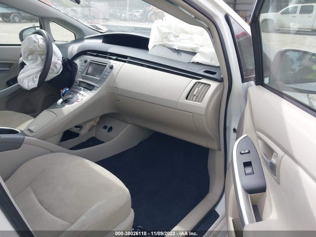 Toyota Prius Two 2015 JTDKN3DU2F1941851 Image 5