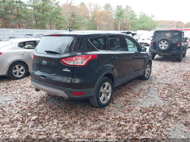 1FMCU0GX7FUA63937 Ford ESCAPE SE