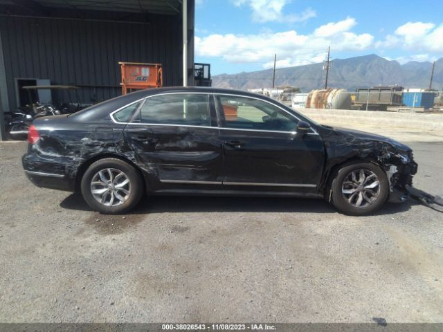 1VWAT7A37GC050493 Volkswagen Passat 1.8t S