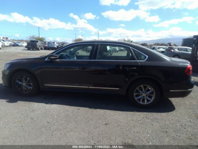 1VWAT7A37GC050493 Volkswagen Passat 1.8t S