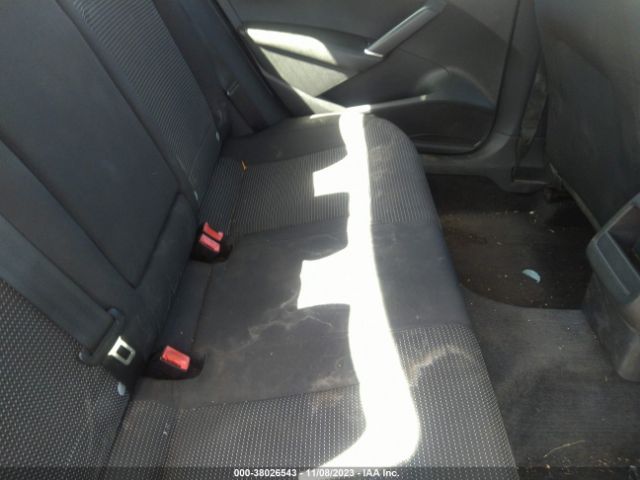 1VWAT7A37GC050493 Volkswagen Passat 1.8t S