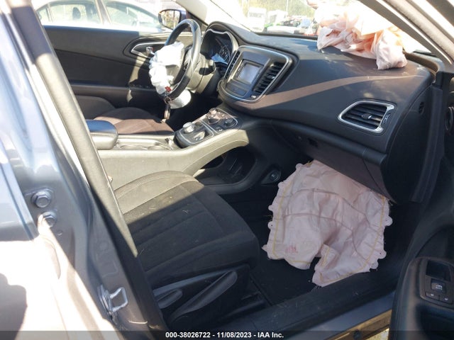 Chrysler 200 Limited 2015 1C3CCCABXFN645082 Image 5