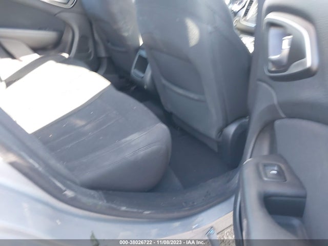 Chrysler 200 Limited 2015 1C3CCCABXFN645082 Image 8