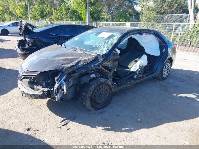 Toyota COROLLA LE 2017 5YFBURHE9HP571506 Image 2