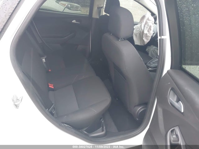 2016 FORD FOCUS SE VIN: 1FADP3K25GL221816