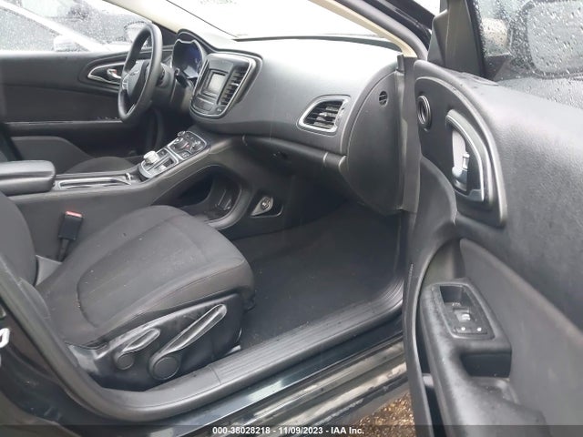 Chrysler 200 Limited 2016 1C3CCCAB1GN142610 Image 5