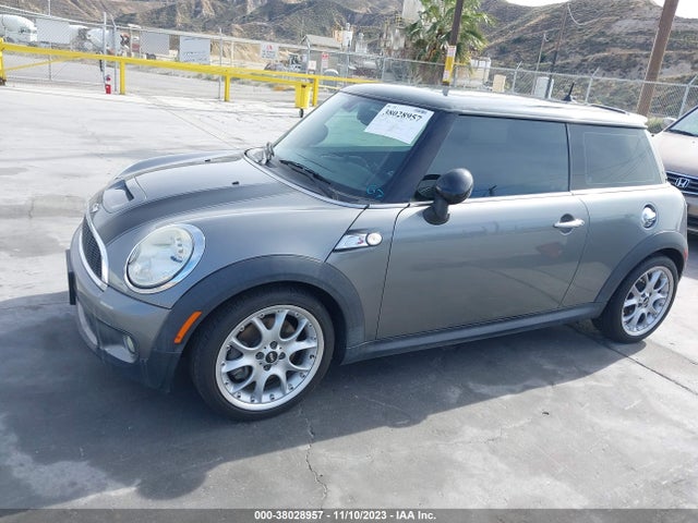 2009 MINI COOPER S WMWMF73529TT95470 Photo 1