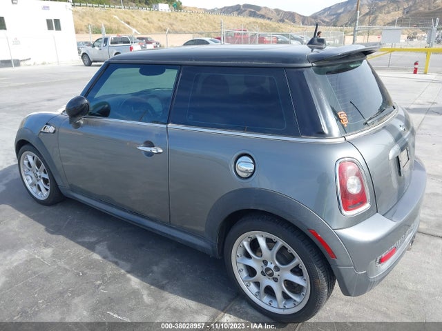 2009 MINI COOPER S WMWMF73529TT95470 Photo 2