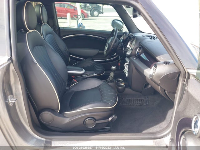 2009 MINI COOPER S WMWMF73529TT95470 Photo 4