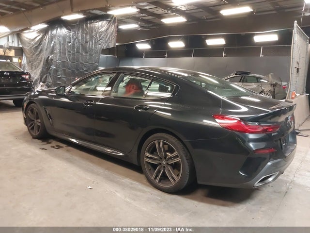 BMW 8 Series 840i 2022 WBAGV4C09NCJ30011 Image 3