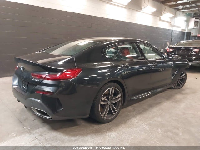 BMW 8 Series 840i 2022 WBAGV4C09NCJ30011 Image 4