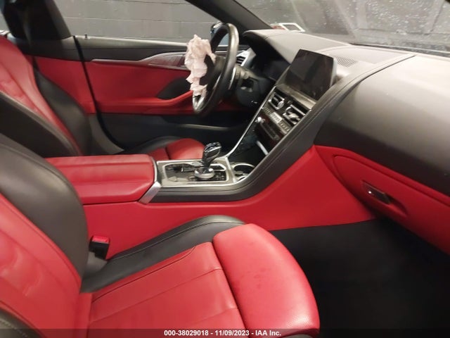 BMW 8 Series 840i 2022 WBAGV4C09NCJ30011 Image 5