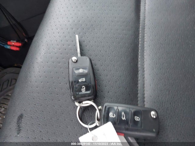 2014 VOLKSWAGEN JETTA 2.0L TDI VIN: 3VWLL7AJ8EM353219