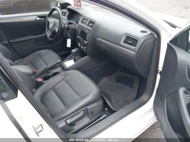 2014 VOLKSWAGEN JETTA 2.0L TDI VIN: 3VWLL7AJ8EM353219