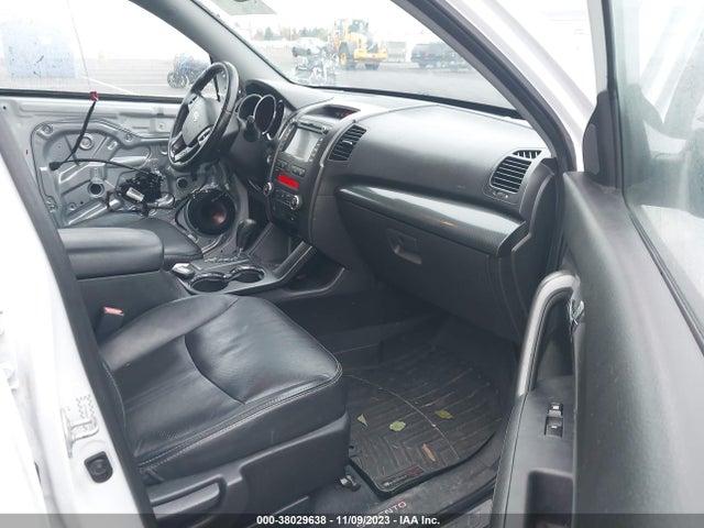 2011 KIA SORENTO SX V6 VIN: 5XYKWDA26BG092744