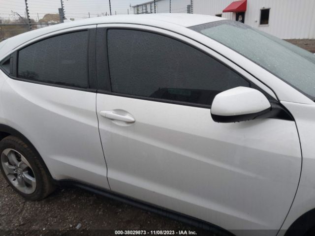 3CZRU6H34NM759388 Honda Hr-v Awd Lx