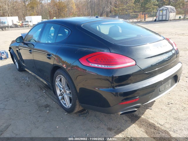 2015 PORSCHE PANAMERA WP0AA2A7XFL006307 Photo 2