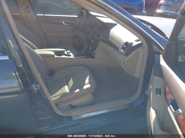WDDGF4HBXEA916878 Mercedes-Benz C 250 Luxury/sport