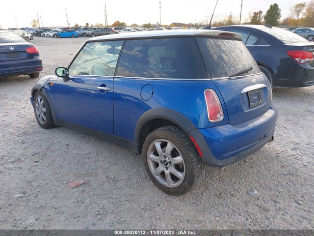2006 MINI COOPER WMWRC33506TK18371 Photo 2